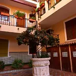 Shoal Aparthotel